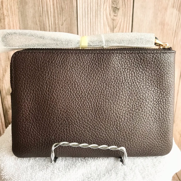 Coach Capricorn Corner Zip Wristlet LAST ONE - Picture 2 of 5